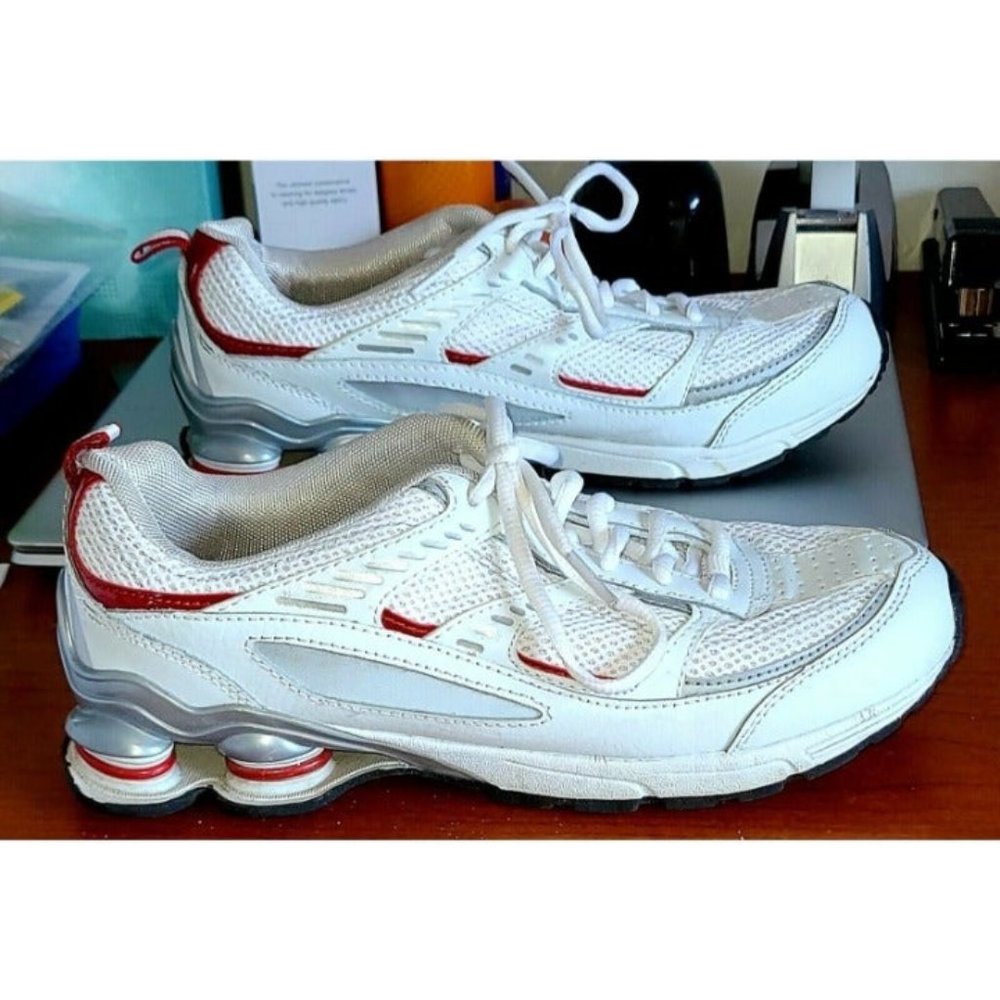 Mta Sport Mens Shoes Size 8 Non-marking Lace Sneakers White. Red Trim